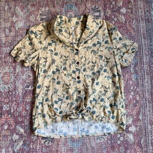 Kuhl Women’s Medium Elsie Short Sleeve Floral Button-Up Tie front Shirt